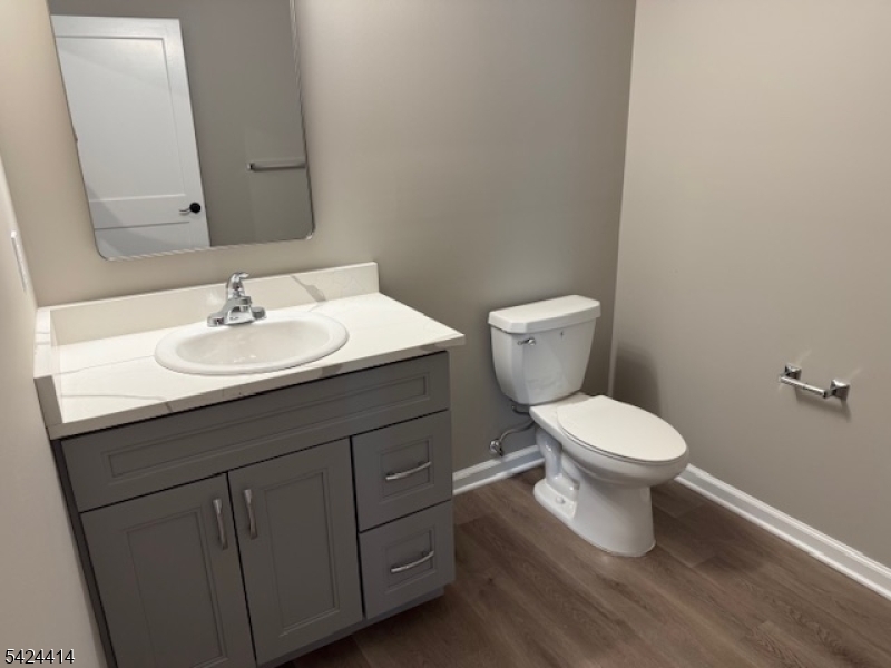 237 Main St — photo 7 of 11