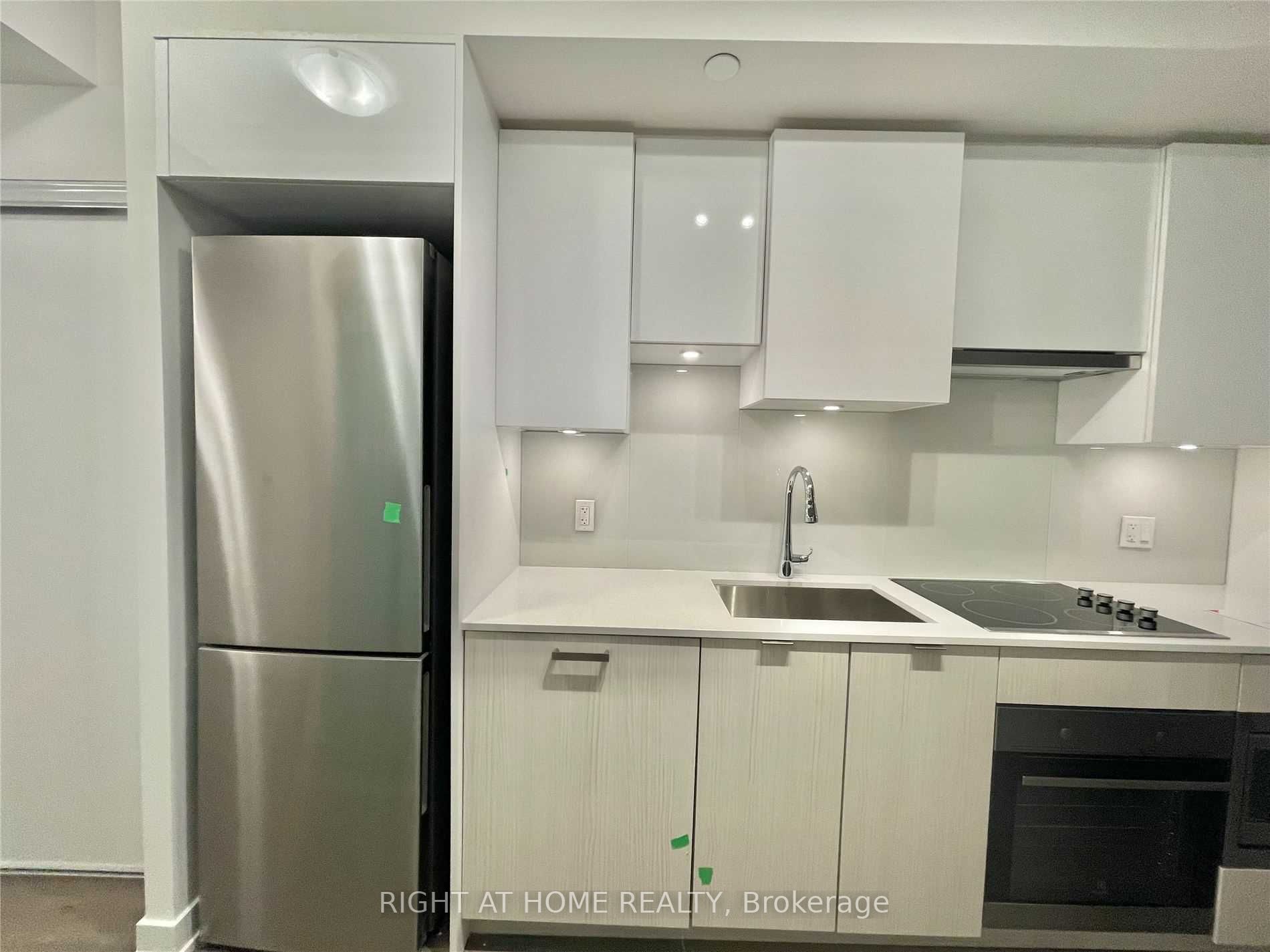 195 Redpath Ave 3116