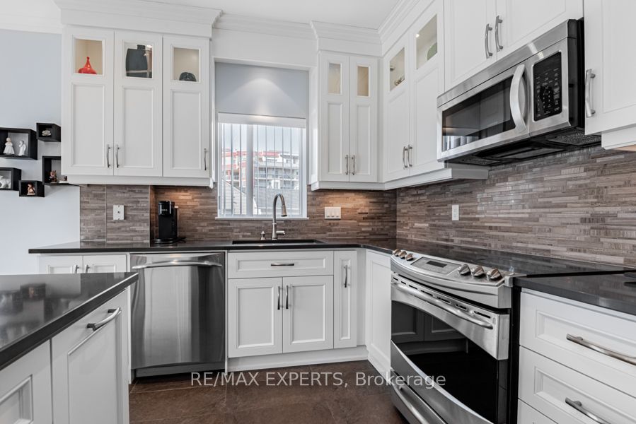 33 Wallace St 209