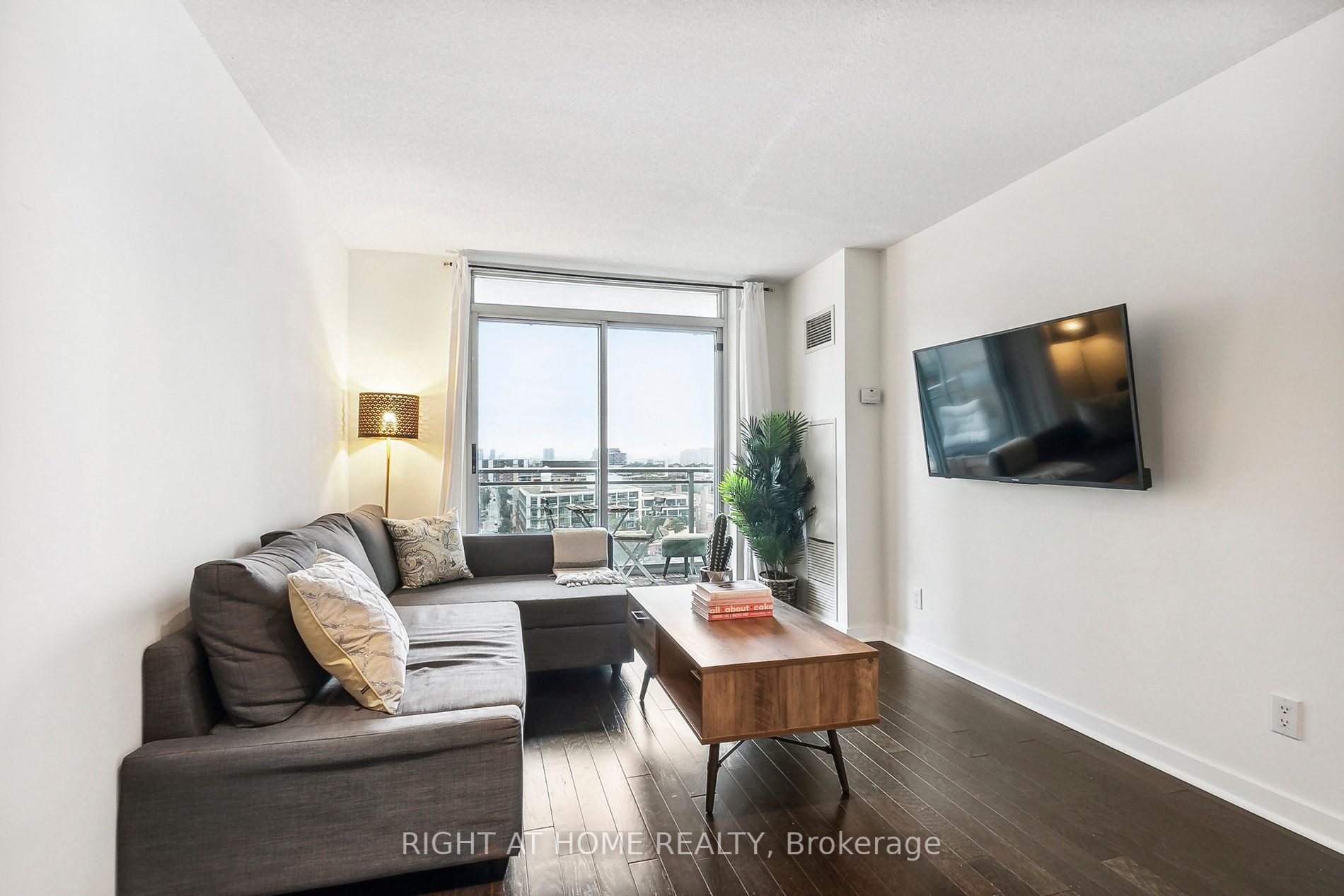 50 Lynn Williams St 1506