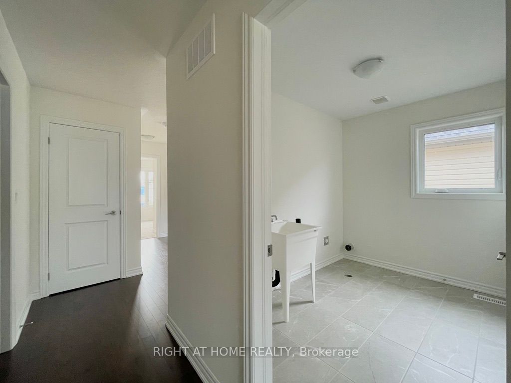 61 Phoenix Blvd