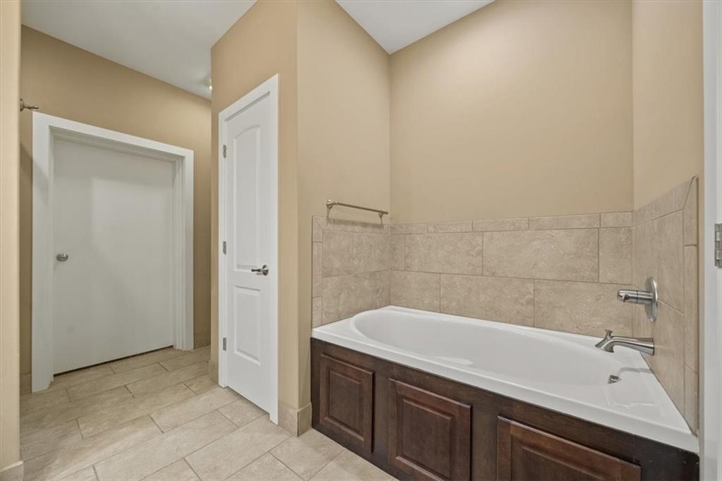 5614 Chimney Rocks Circle