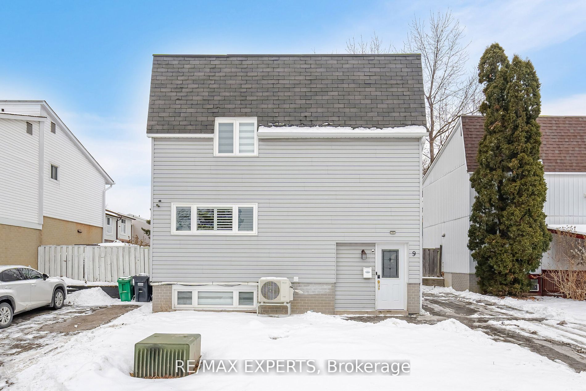 9 Grand River Crt