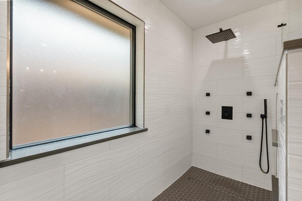 2206 Sand Creek Court