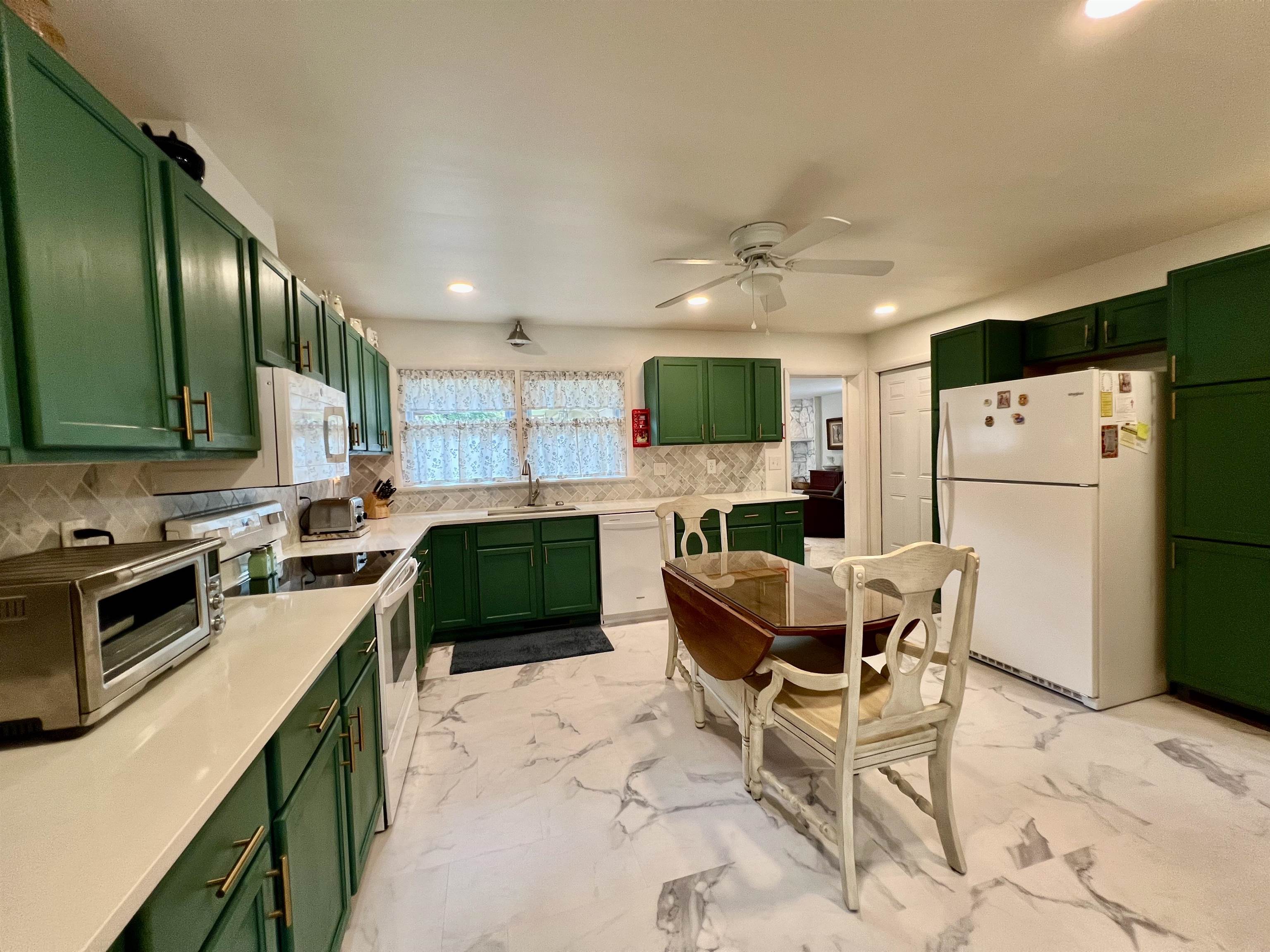 261 Greenway