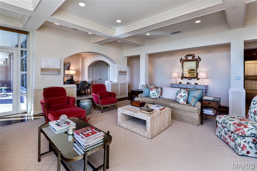 8025 Maryland Avenue 9C