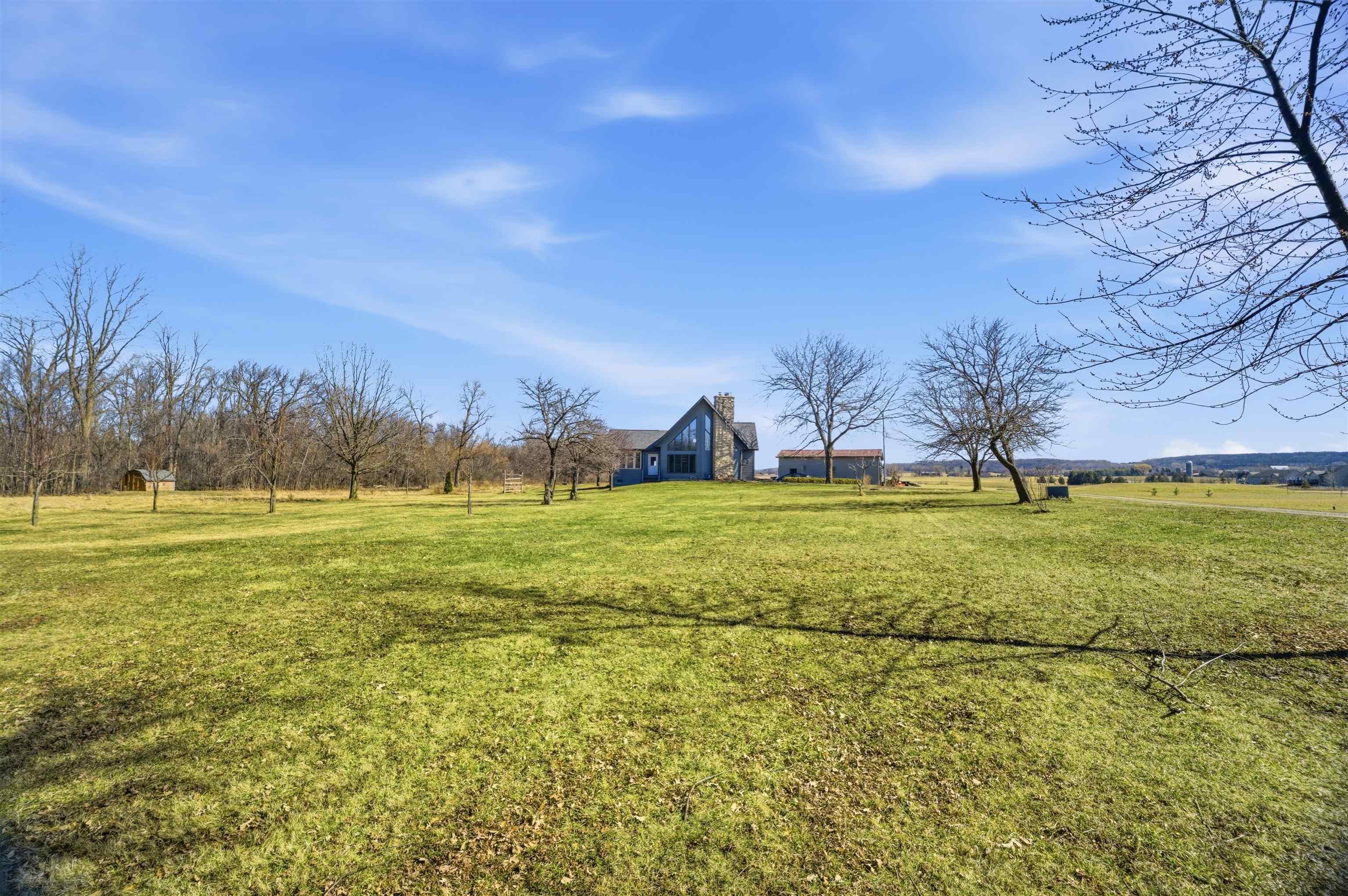 N4640 Lakeshore Drive