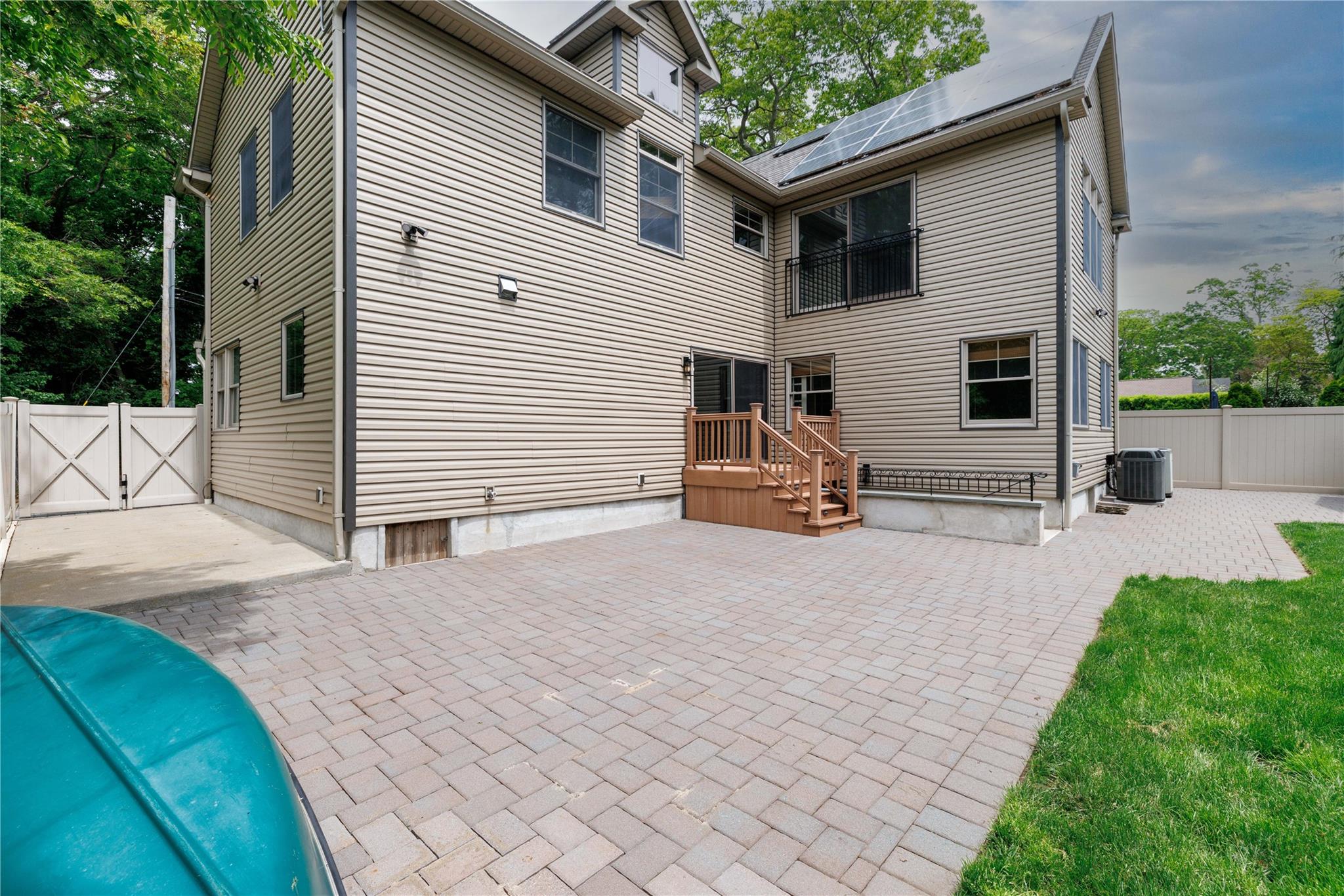 22 Commonwealth Avenue