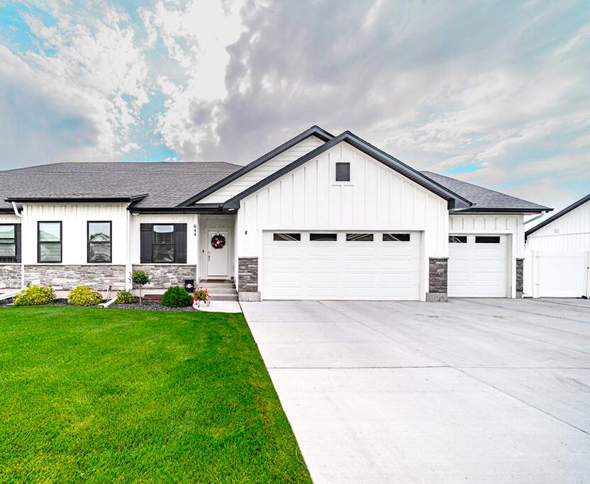 644 Silvermaple Dr
