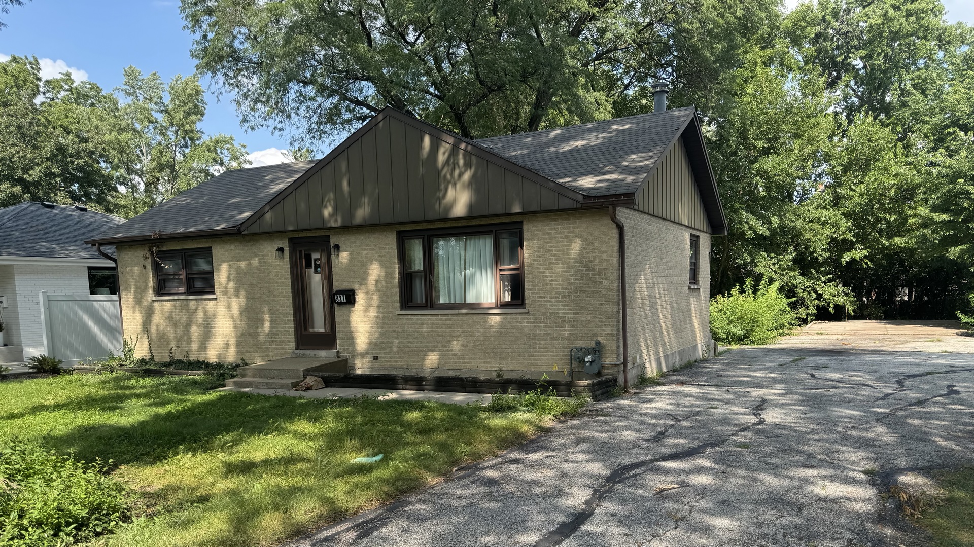 Calling all rehabbers or Home Builders! Great Hinsdale location! Stainless steel appliances! Central air! Newer furnace! Vinyl privacy fence! Nice basement! Side drive! Huge yard! Newer concrete garage pad! Quiet dead end street!