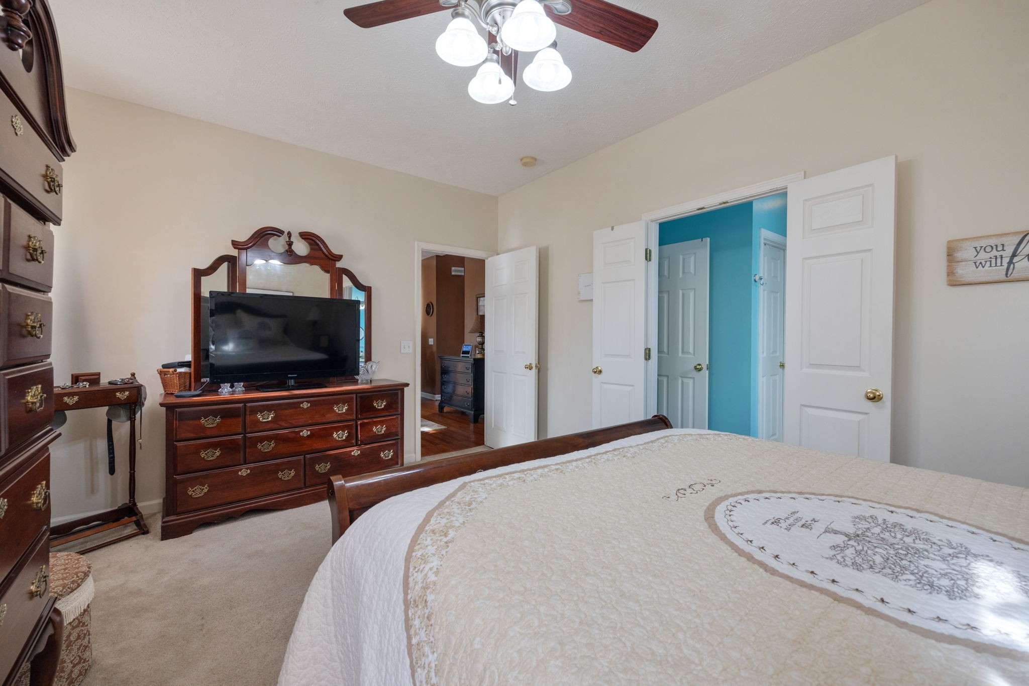 220 Iroquois Dr