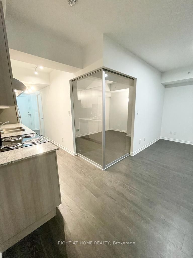 1 Falaise Rd 302