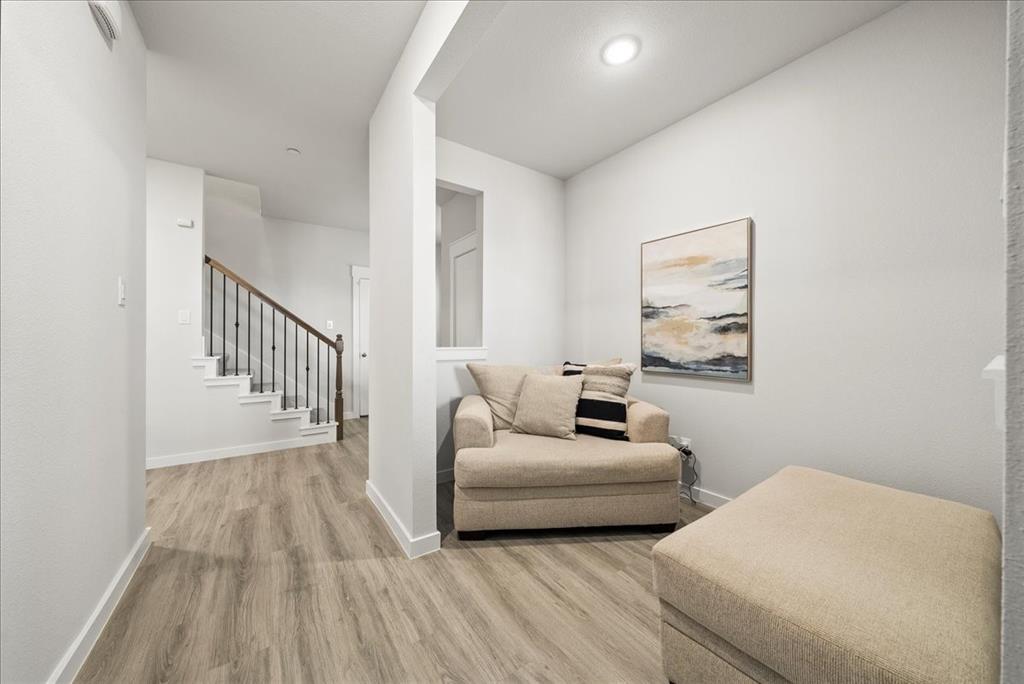 3039 Tenor Way