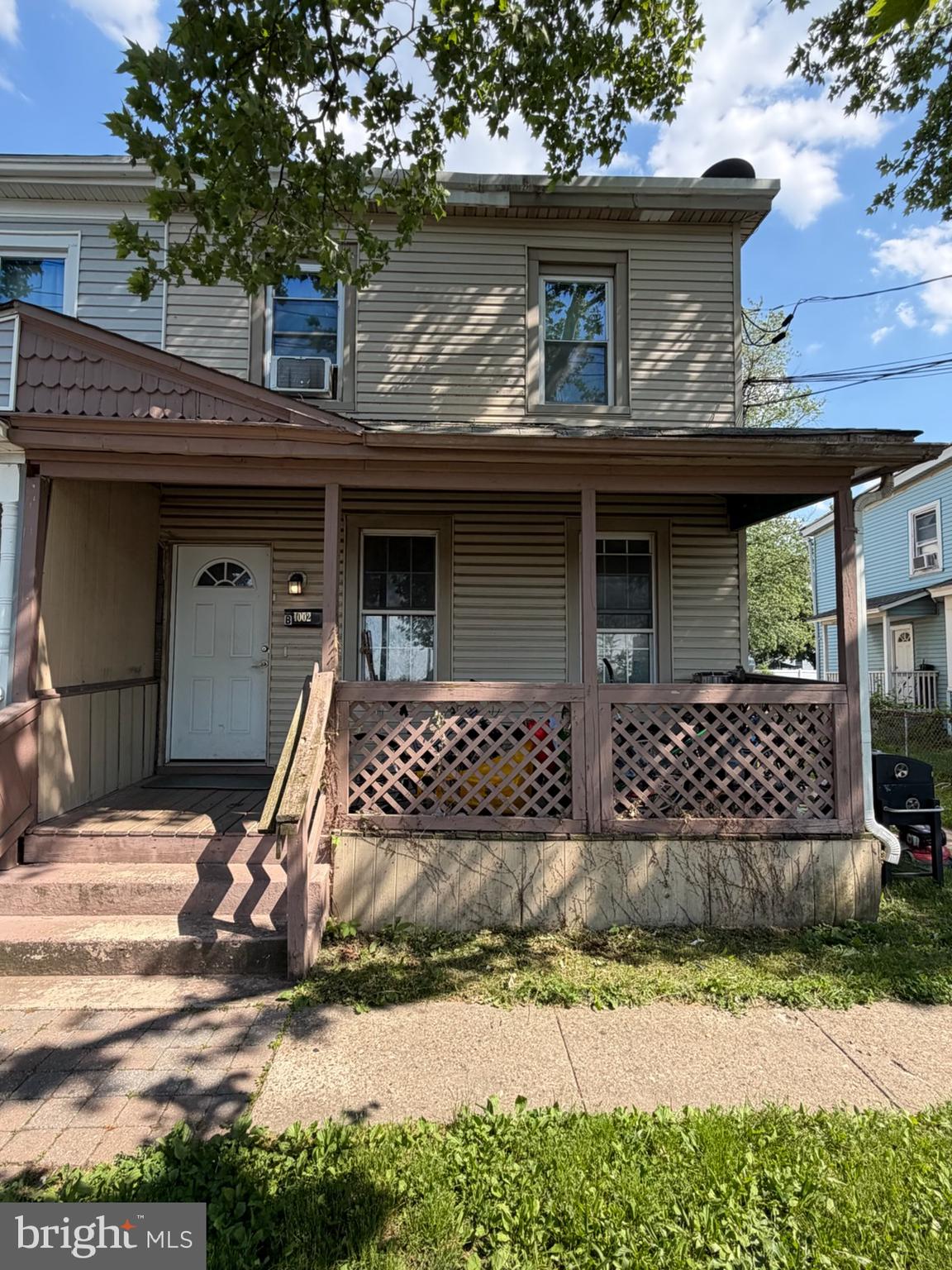 1002 WFront St  