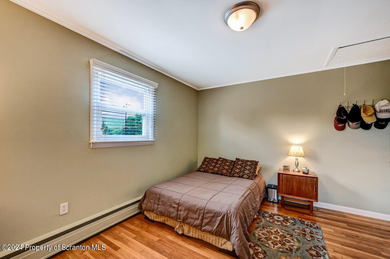 400 Montrose Avenue L113