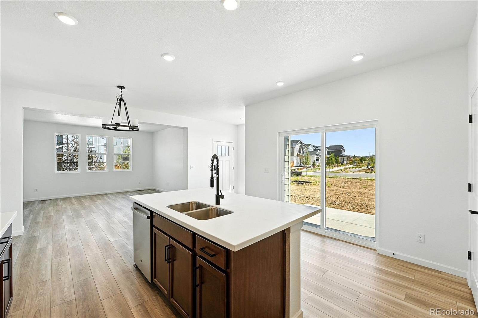 3295 N Coolidge Way