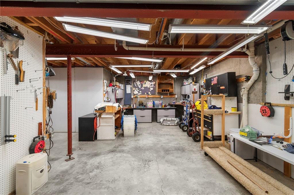 4000 NE 61st Terrace