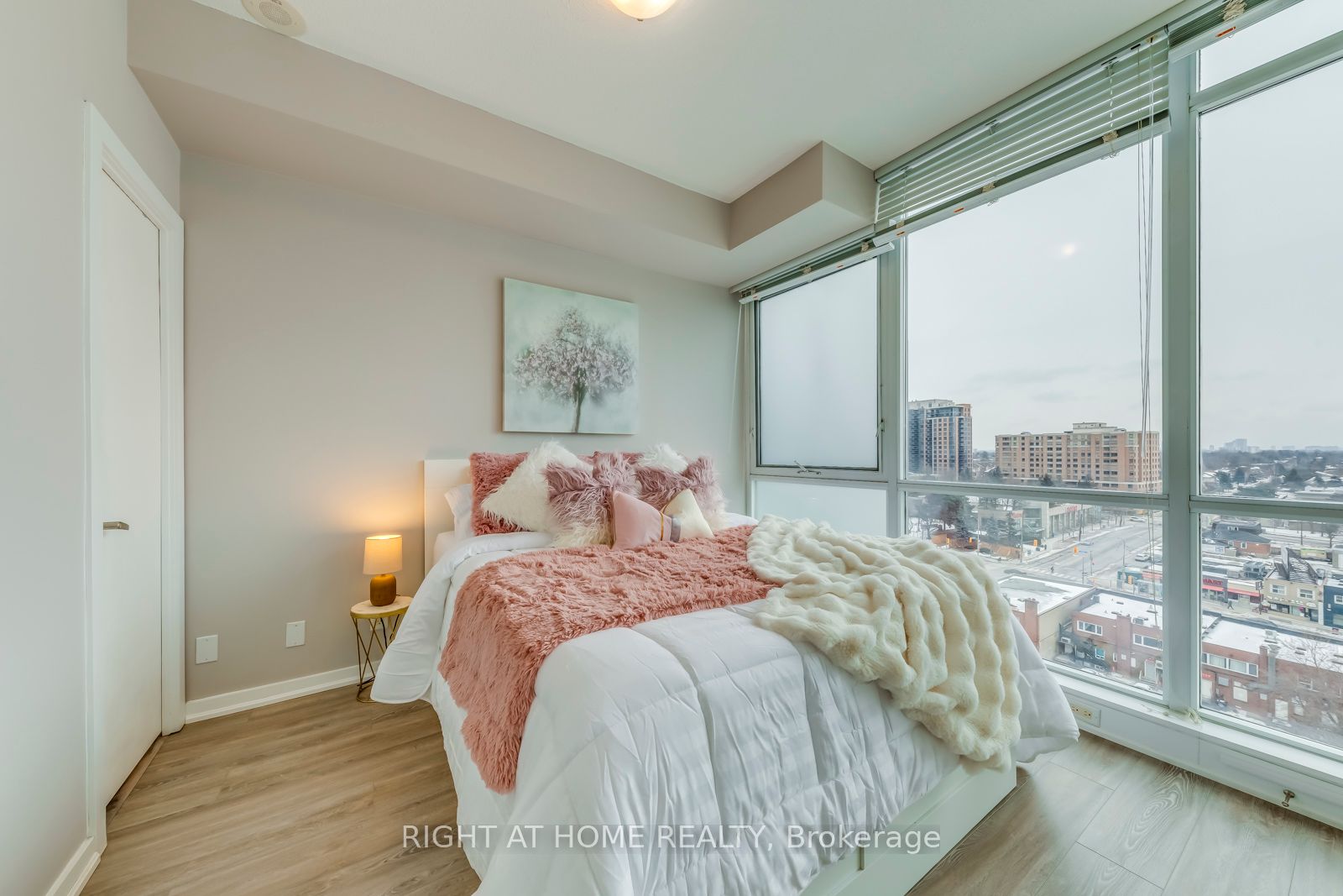 30 Canterbury Pl 1207