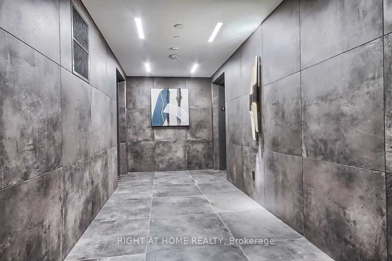 223 W St Clair Ave 507