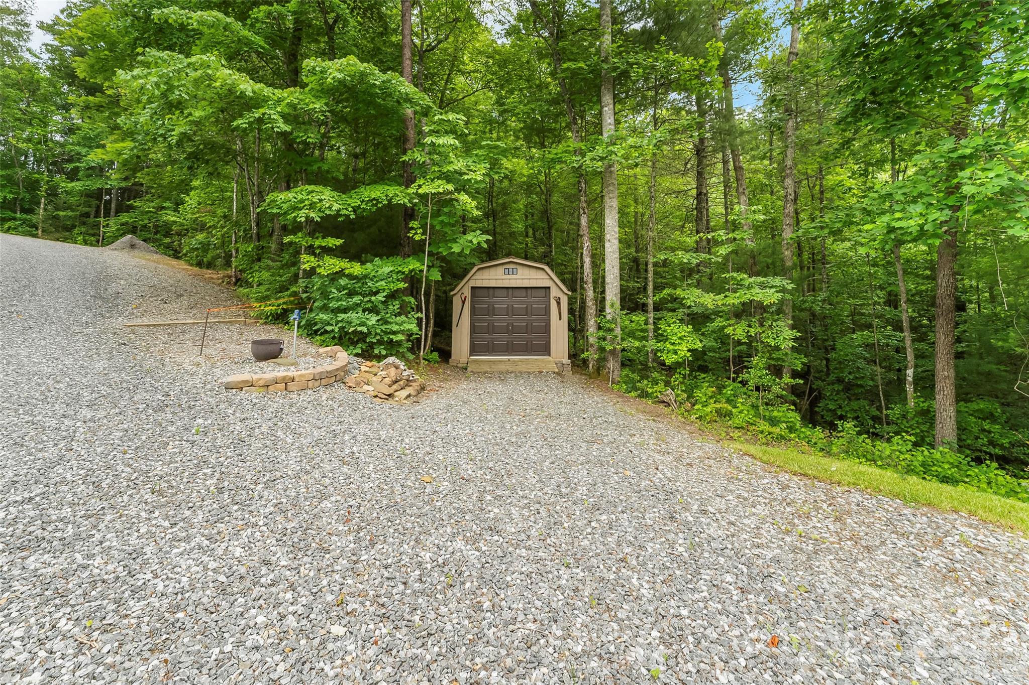 4090 Pea Ridge Road