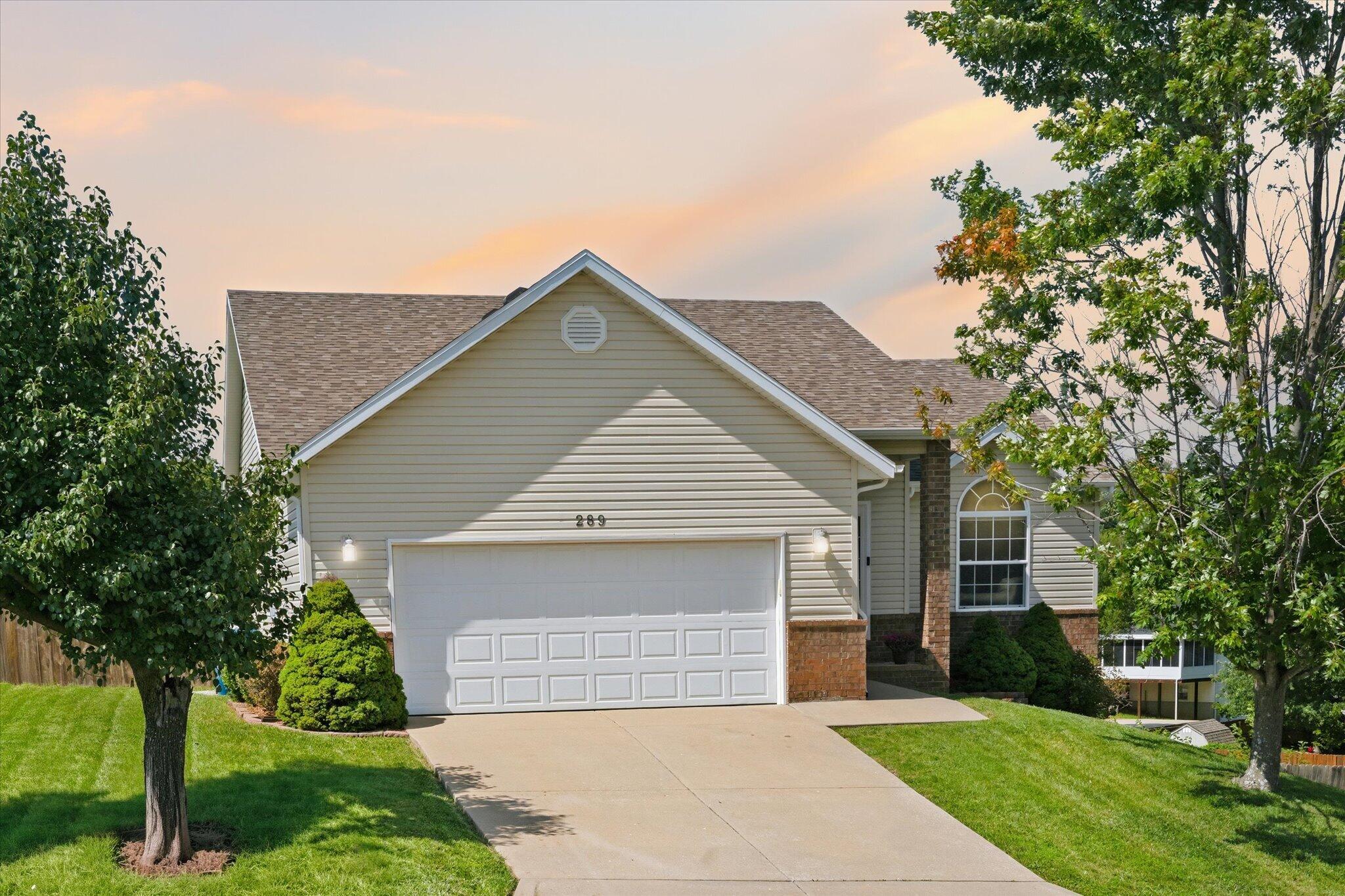 289 W Canyon Court