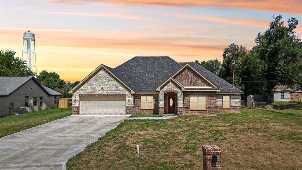 1702 Kings Lane