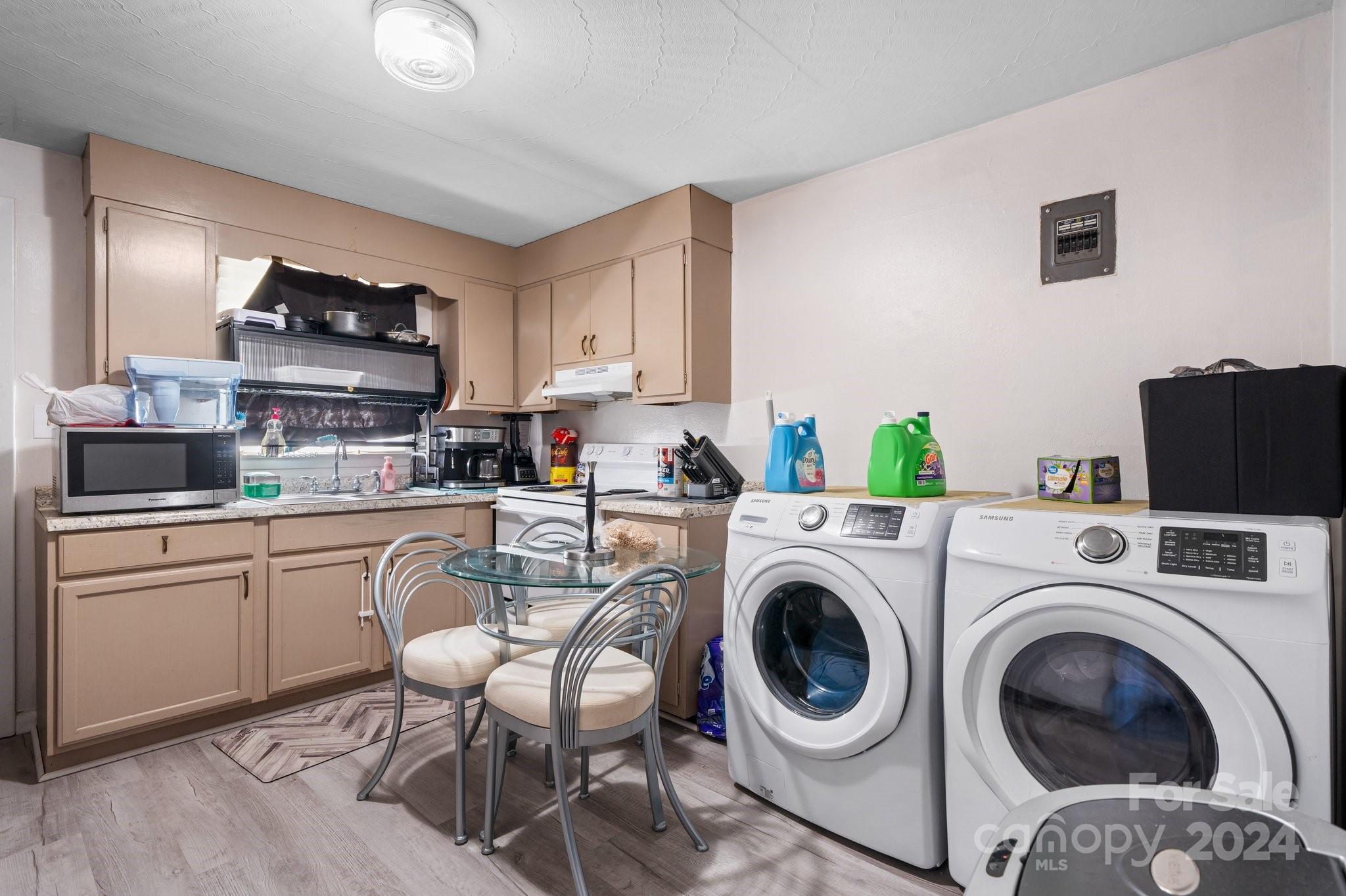 1806 & 1808 22nd Street NE