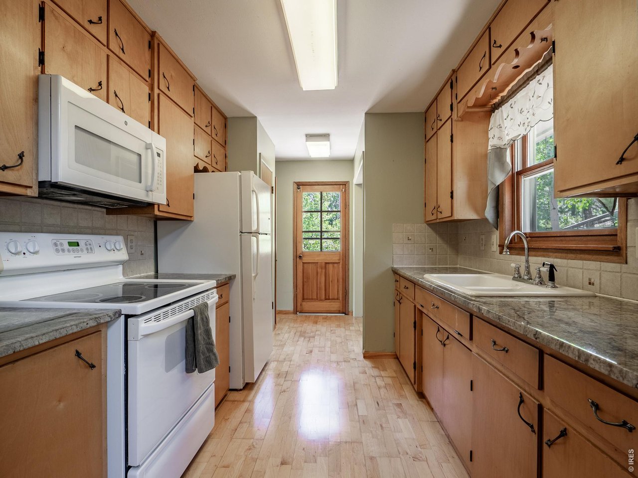 1847 Shoshoni Dr
