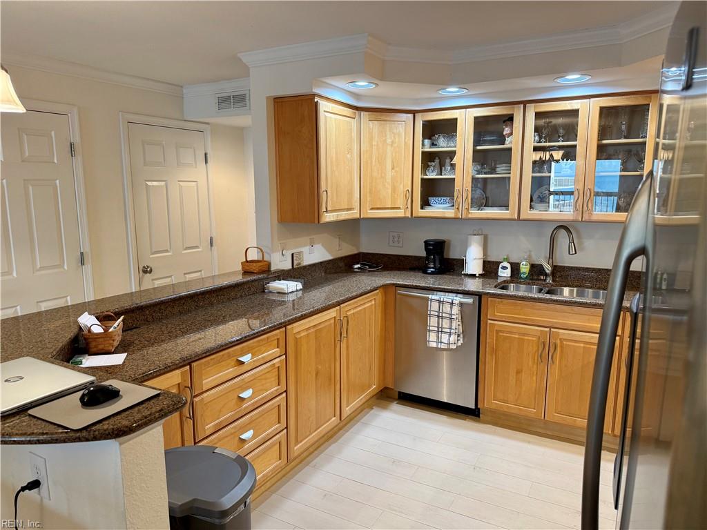 2830 Shore Drive 706