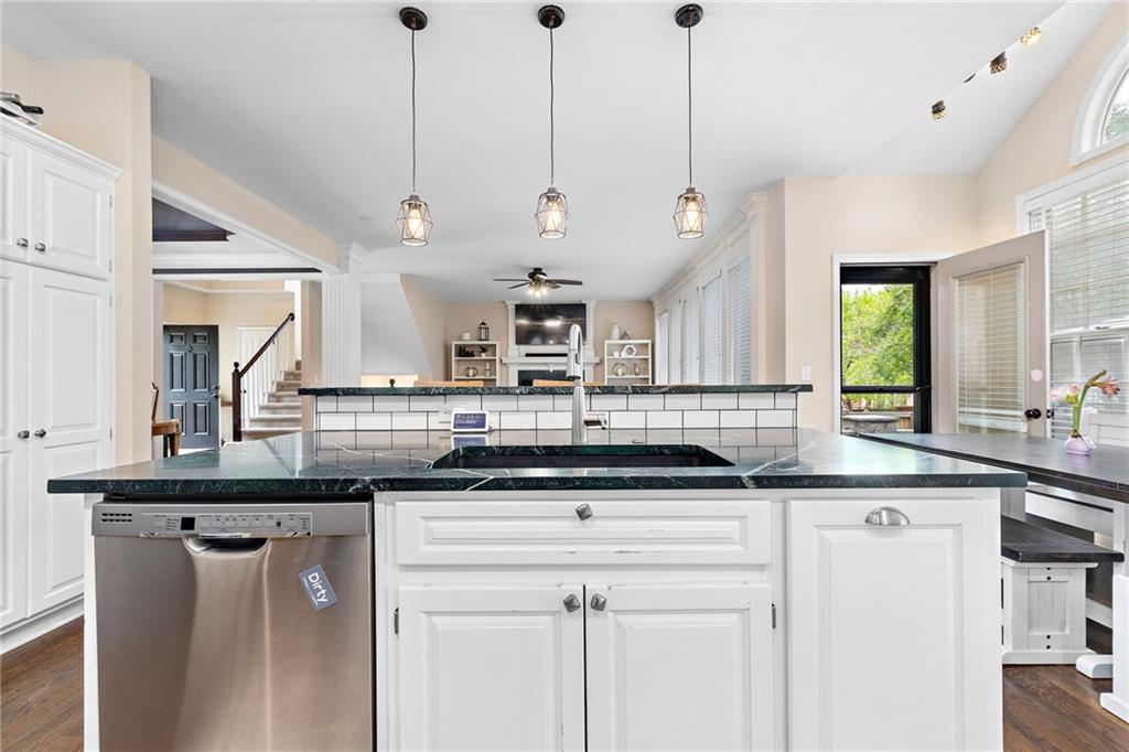 9407 W 124th Terrace