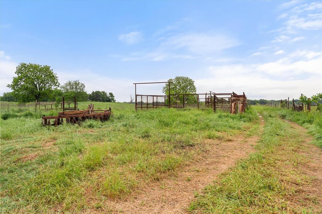 3305 NE County Road 3070