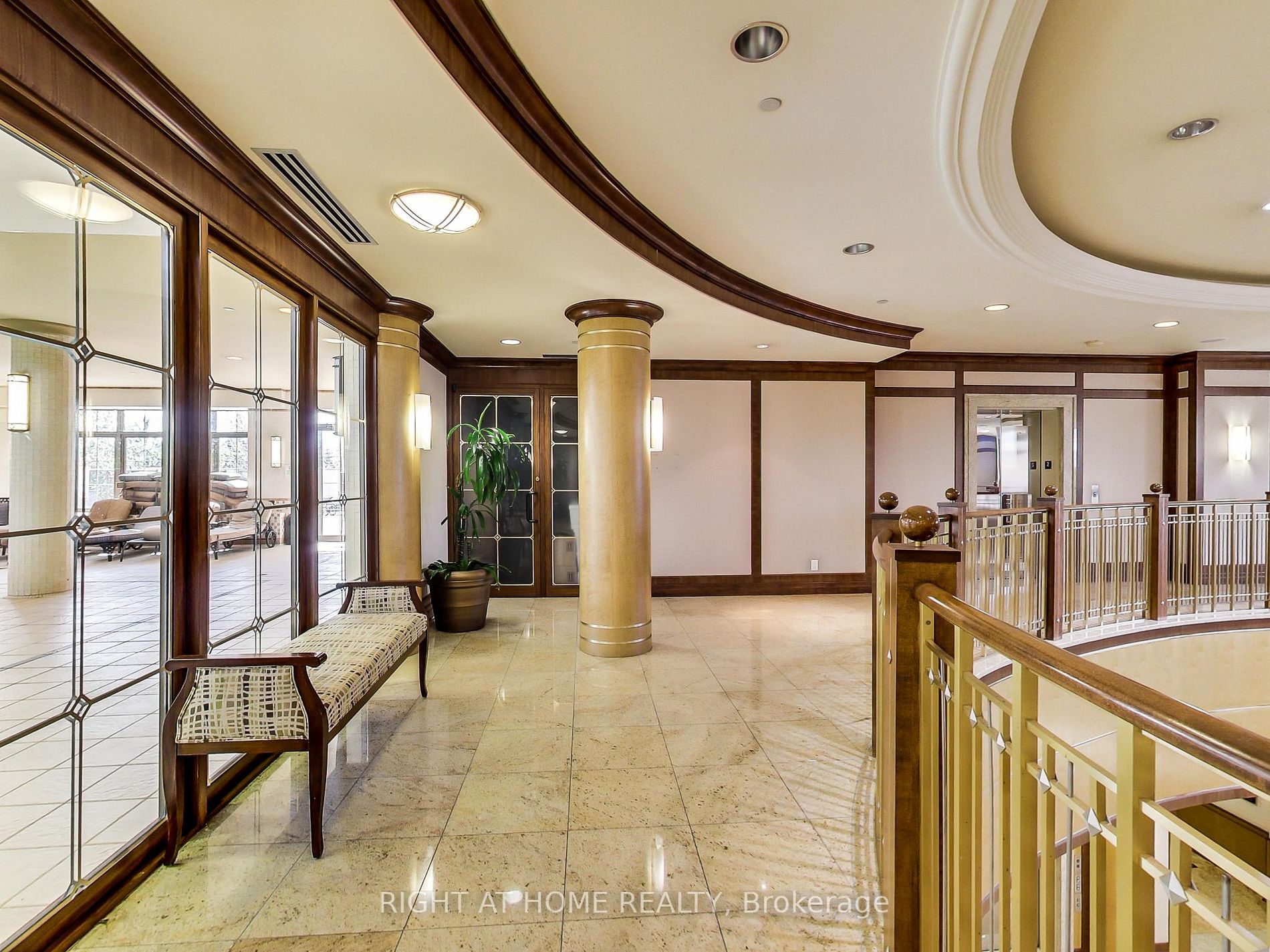 80 Harrison Garden Blvd 2923