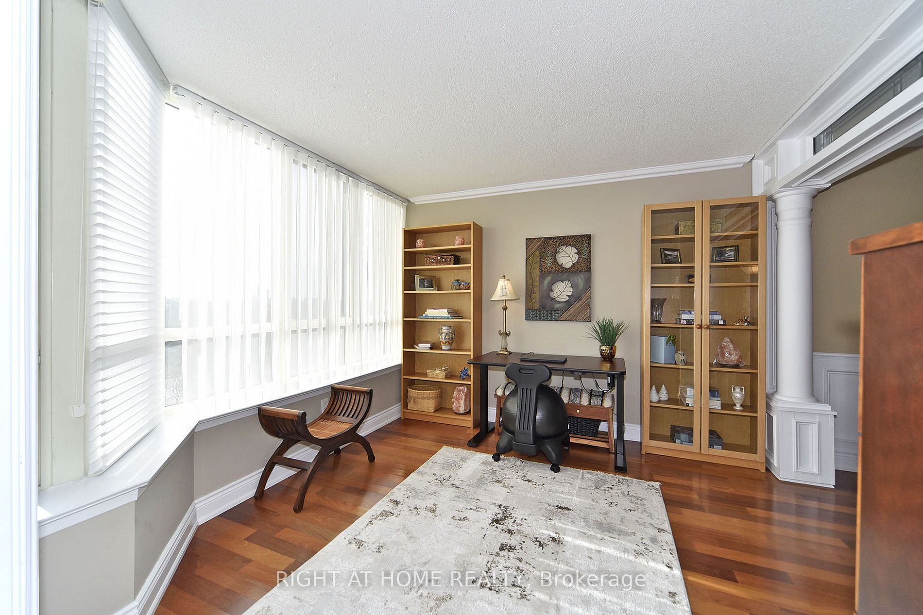 55 Austin Dr 806