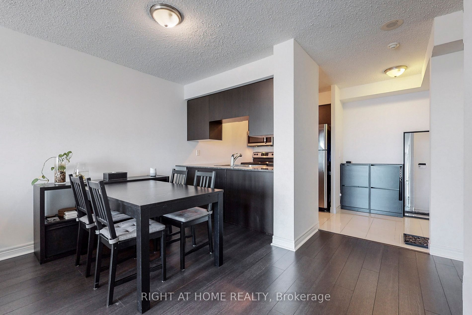 50 Town Centre Crt 1911