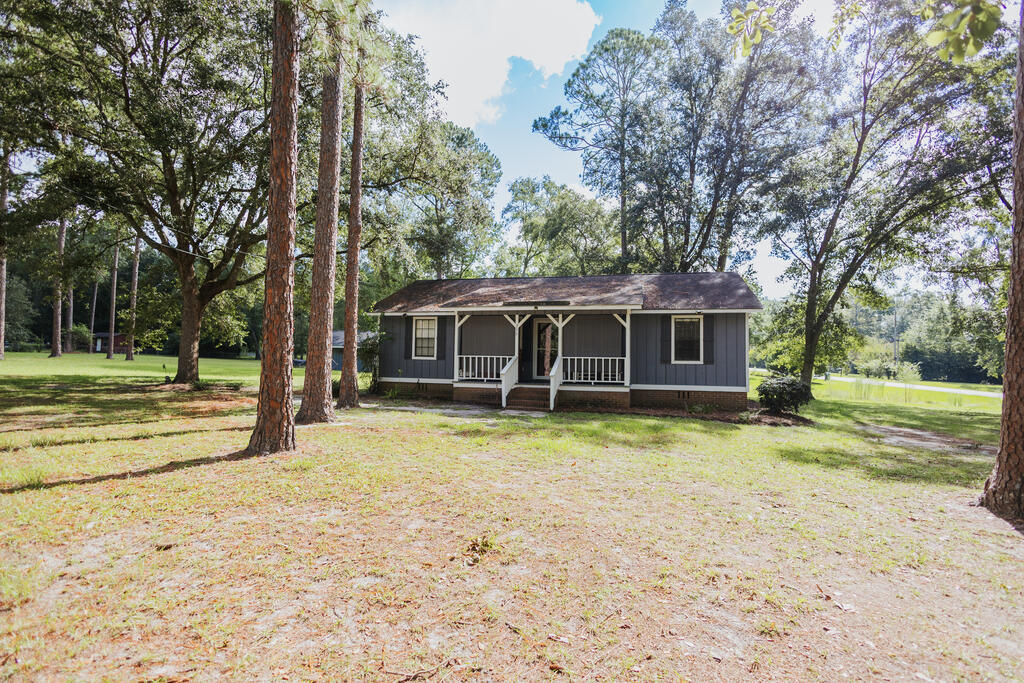 Not another home in Lake Riverside with 2 acres and on a corner.  Plenty of room in this 4 bedroom 2 bath home. There is also a really nice shop for the handy man.