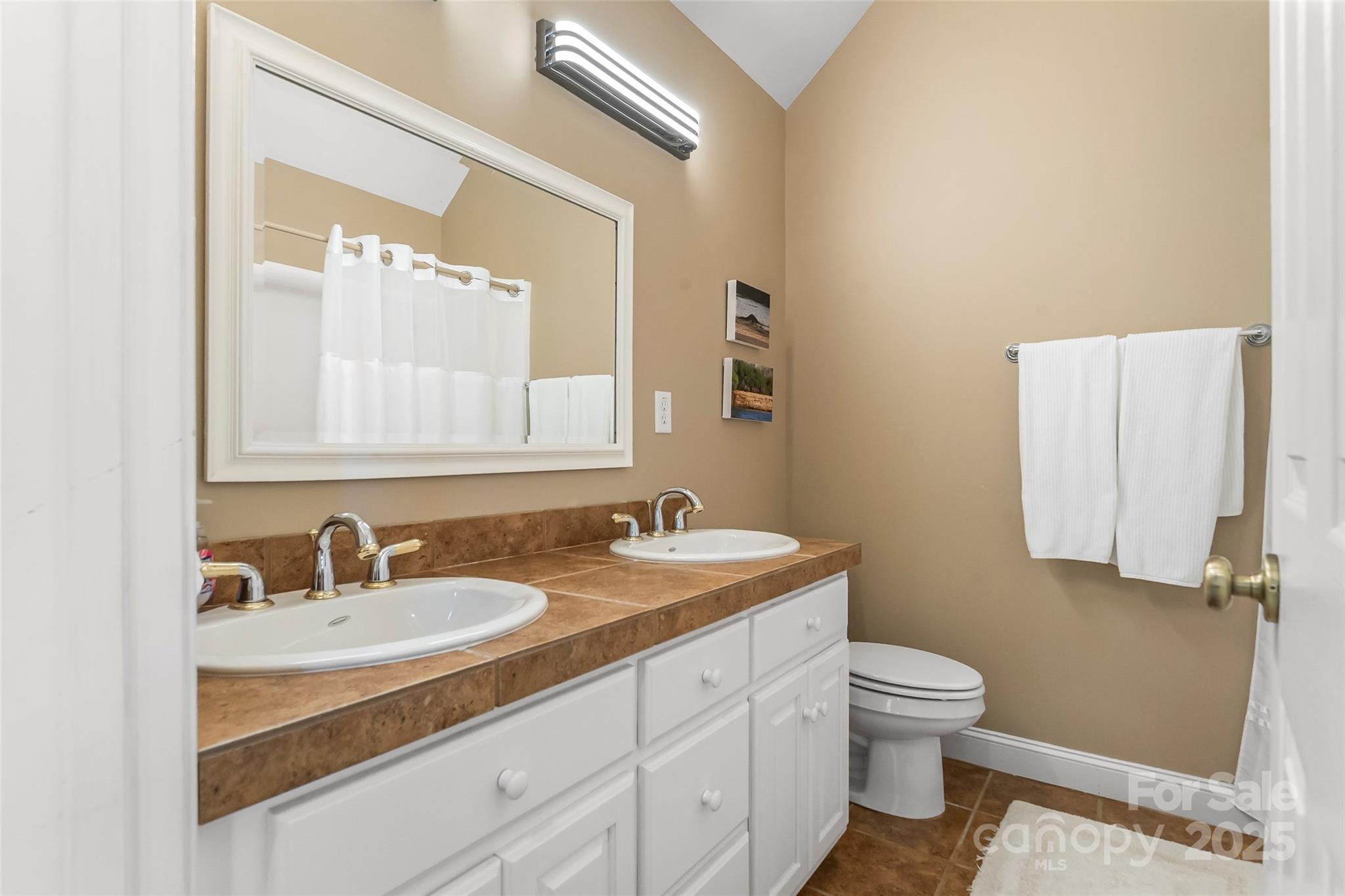 1295 Northview Drive 127