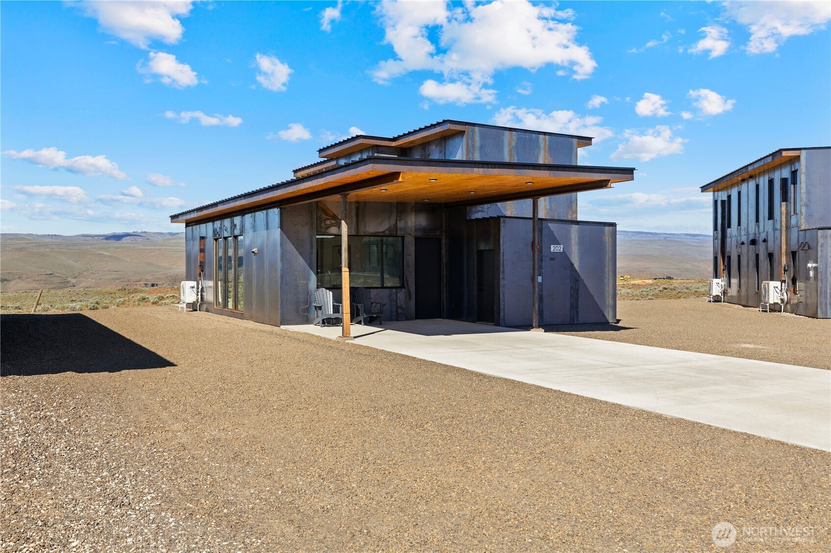 202 Rattlesnake Point NW