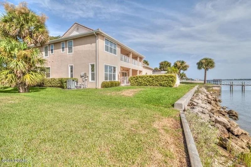 1647 Riverside Drive