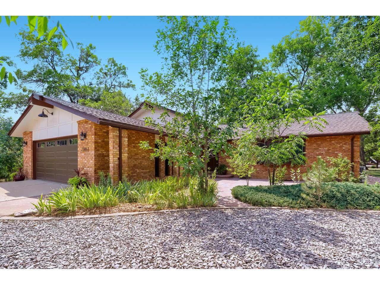 2305 Lake Park Dr
