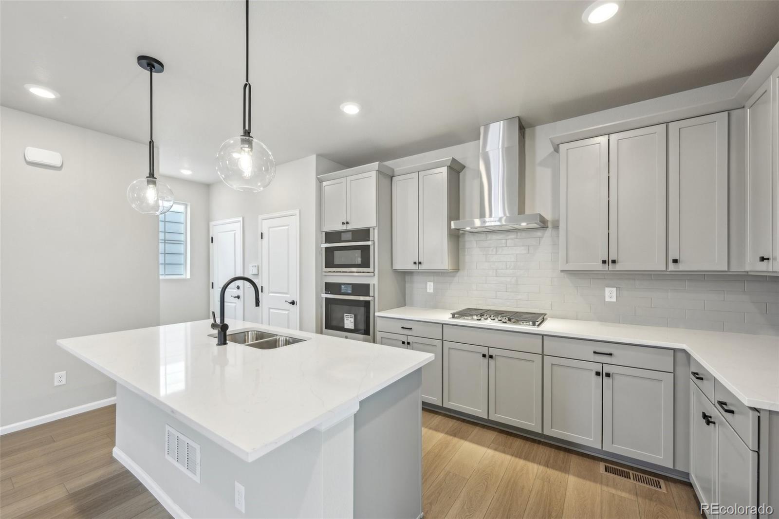 8779 Whiteclover Street