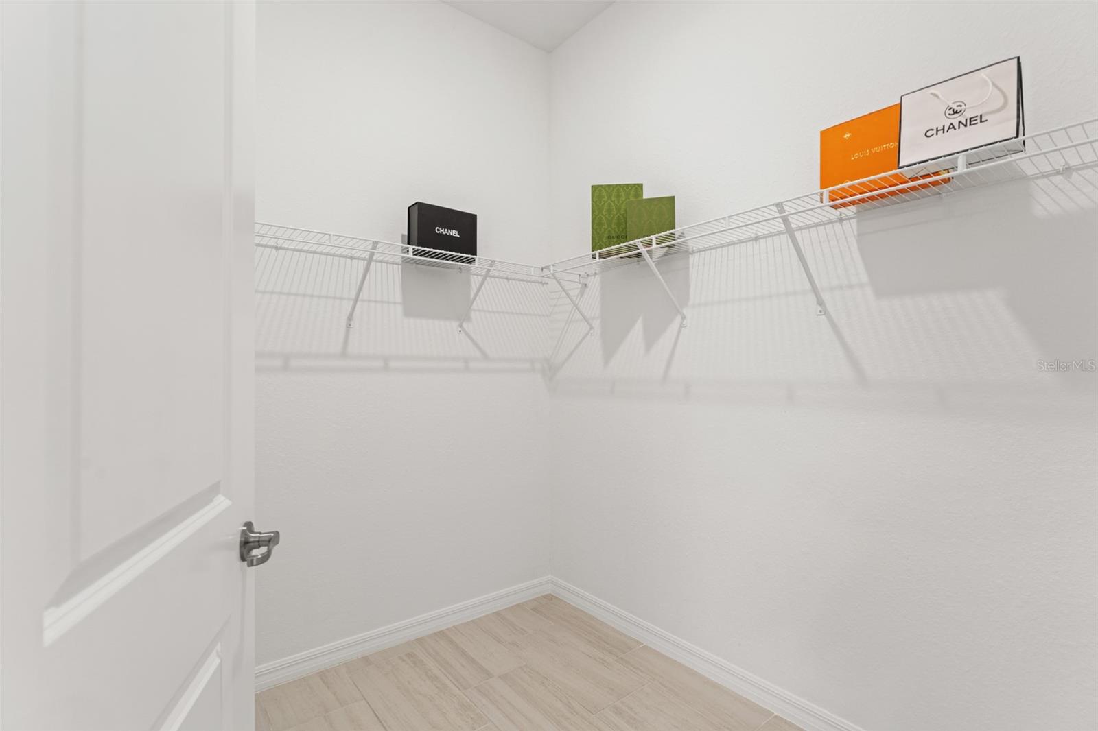 5535 Lightning Whelk Lane