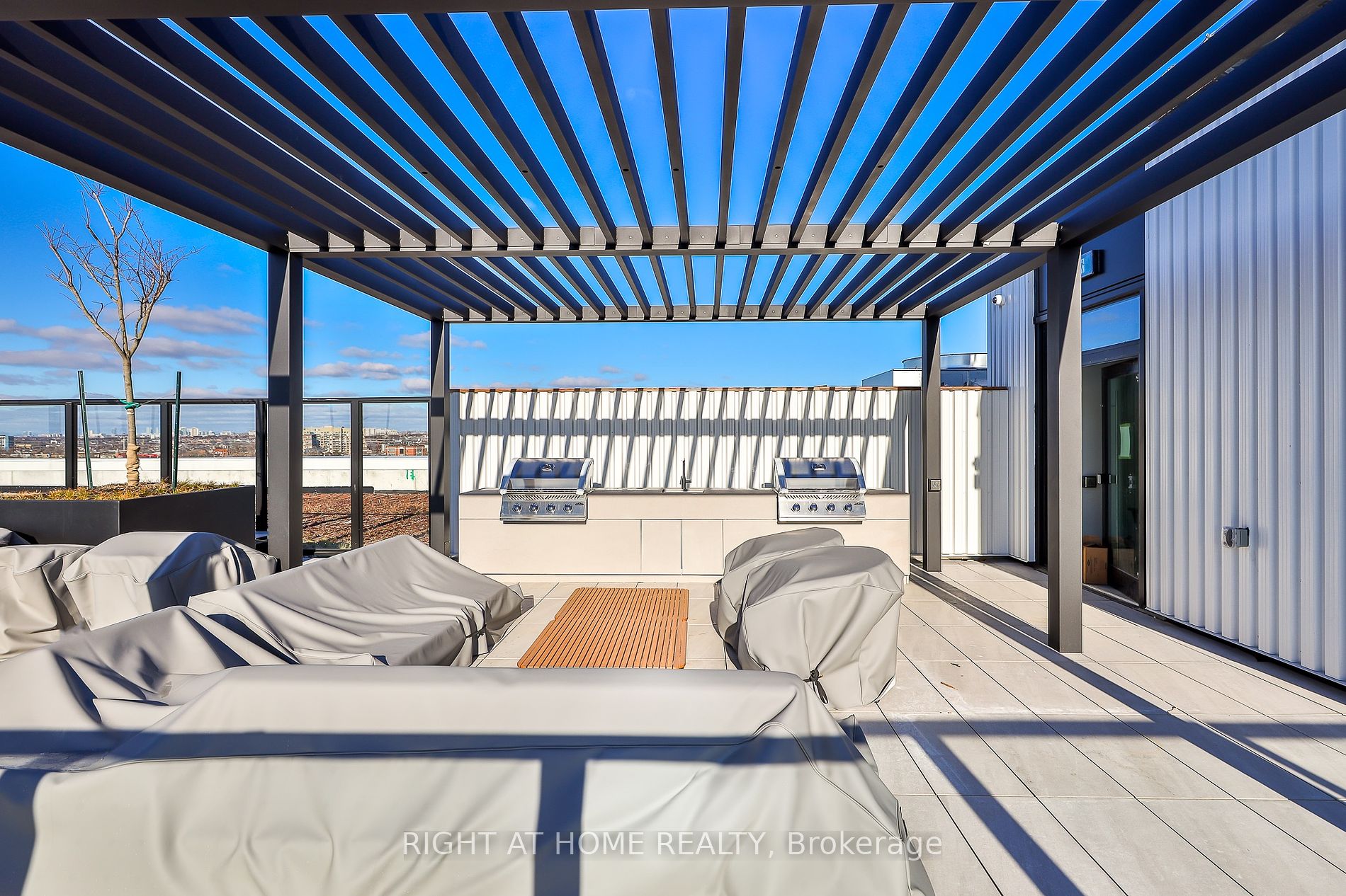 2720 W Dundas St 620