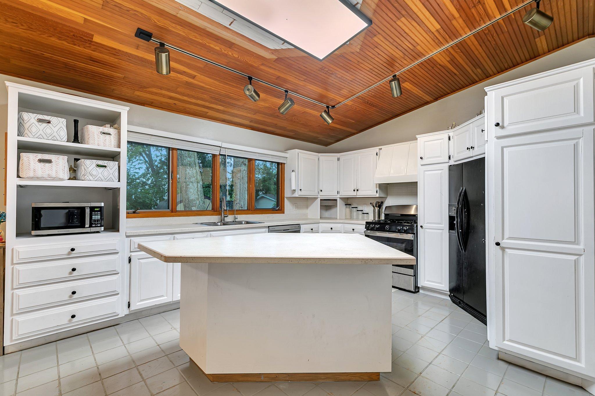 220 16th Avenue SE