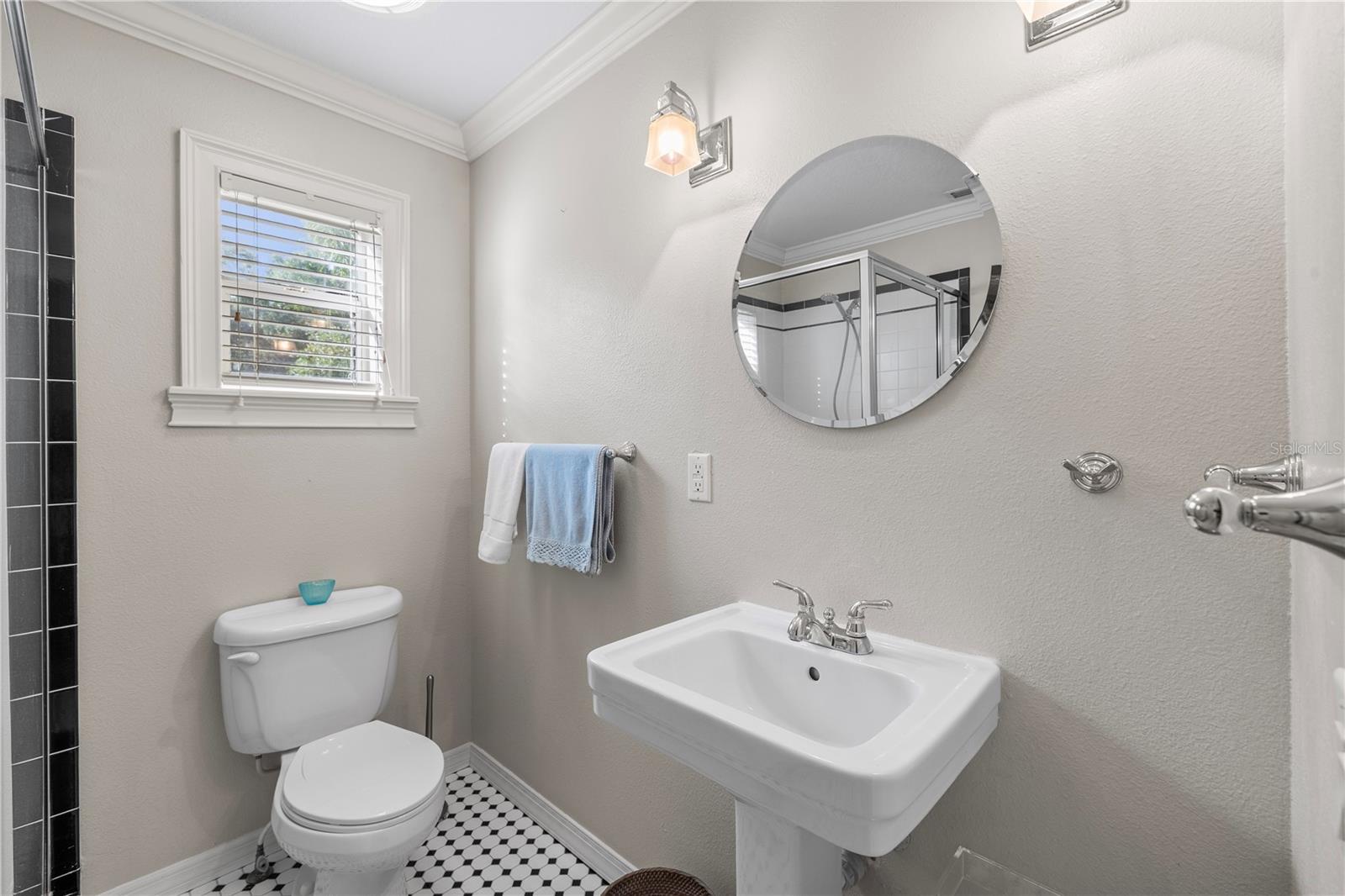 3808 W Granada Street