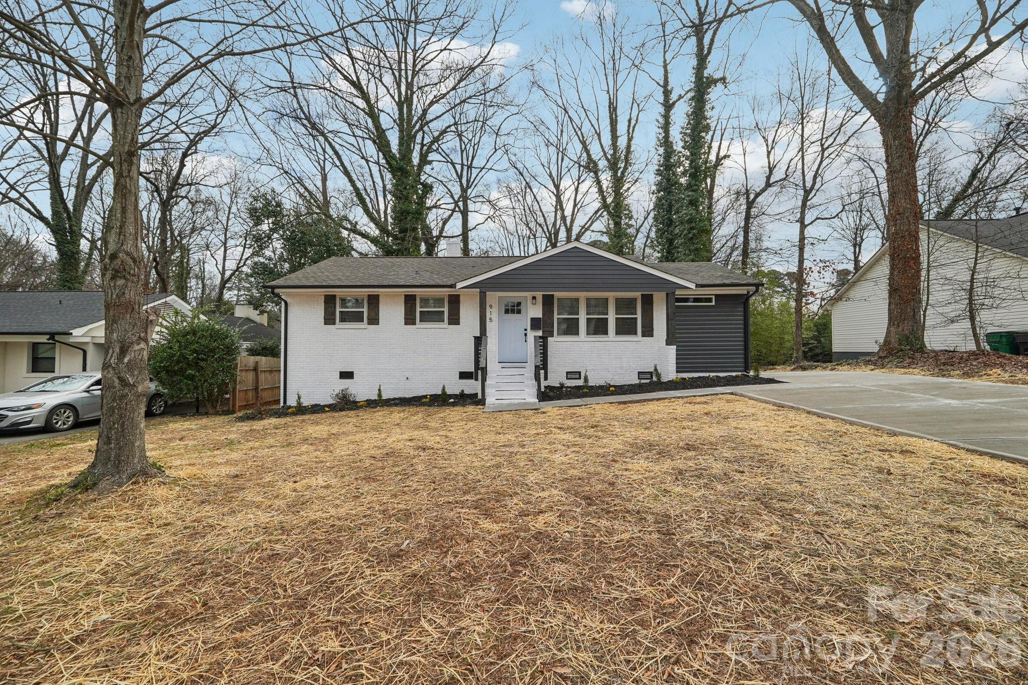 915 Crestmere Street