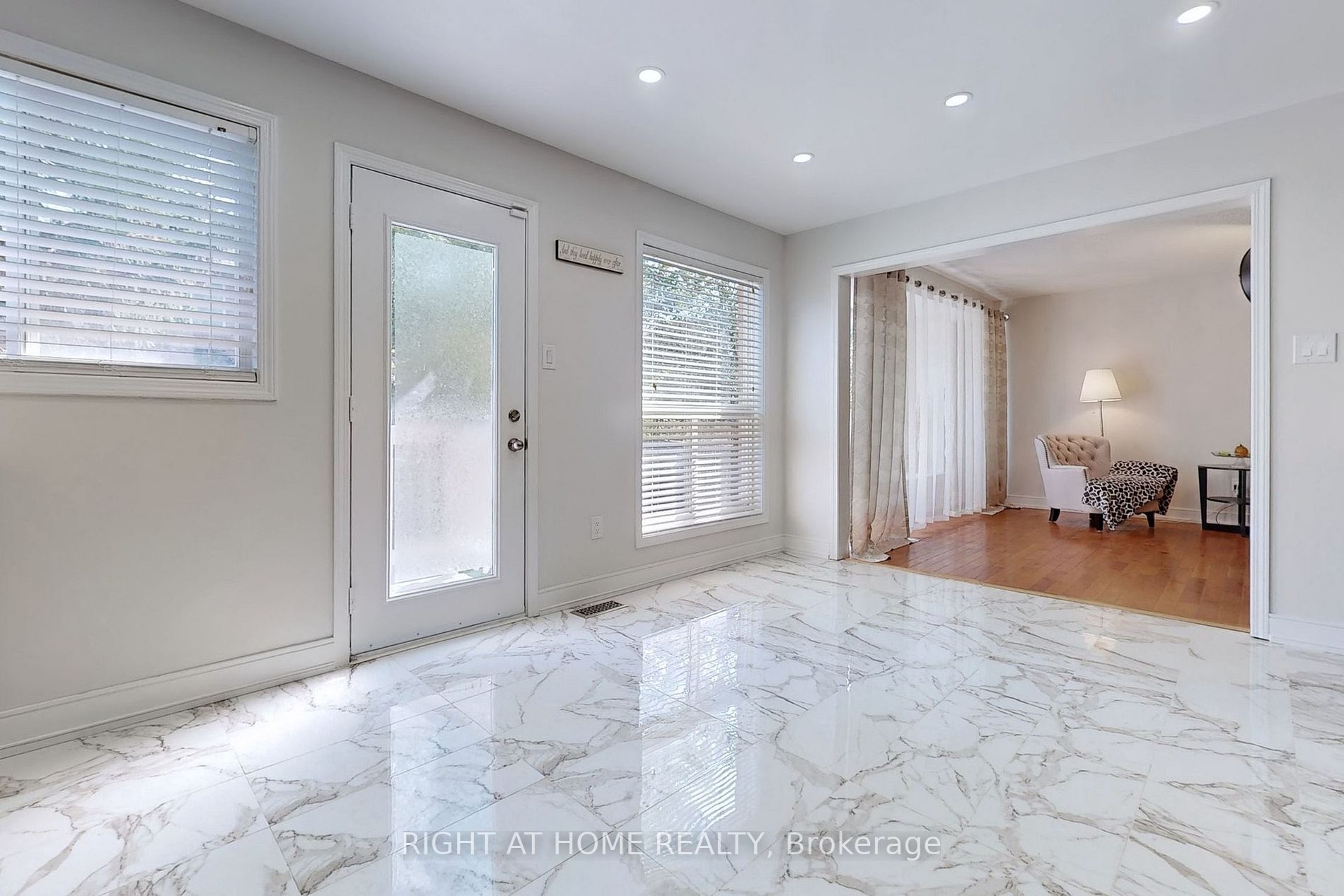 1348 Ashwood Terr
