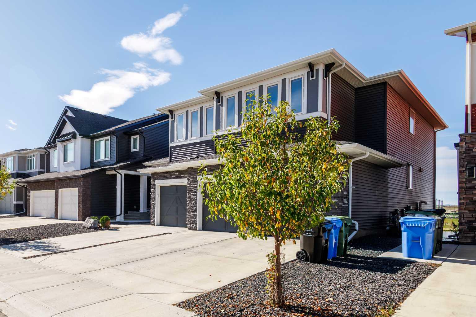 335 Lucas Way NW