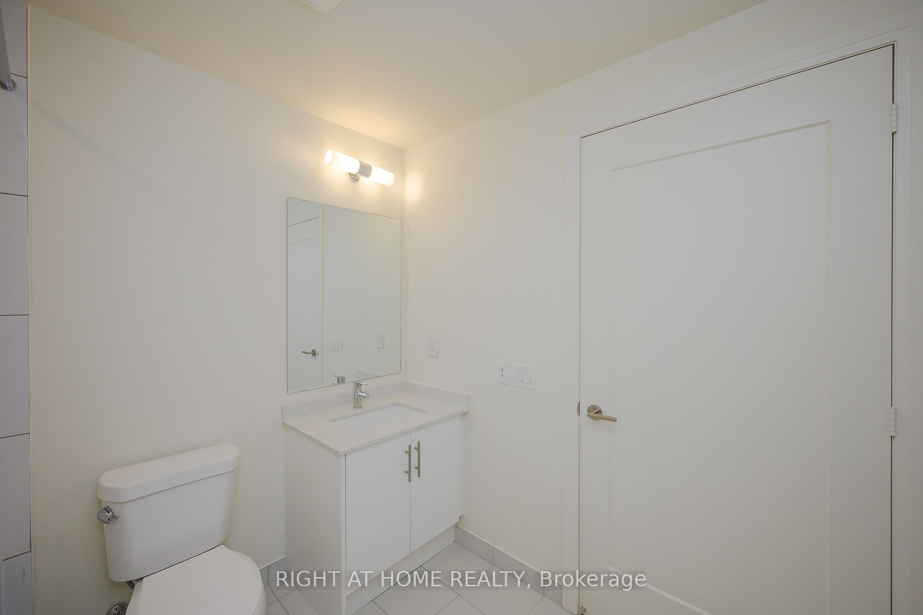 509 W Dundas St 605