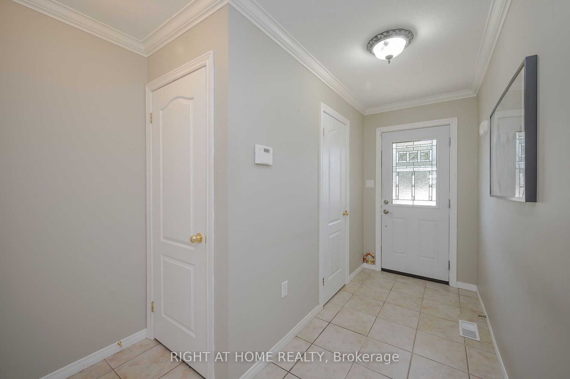 17 Argyle Ave