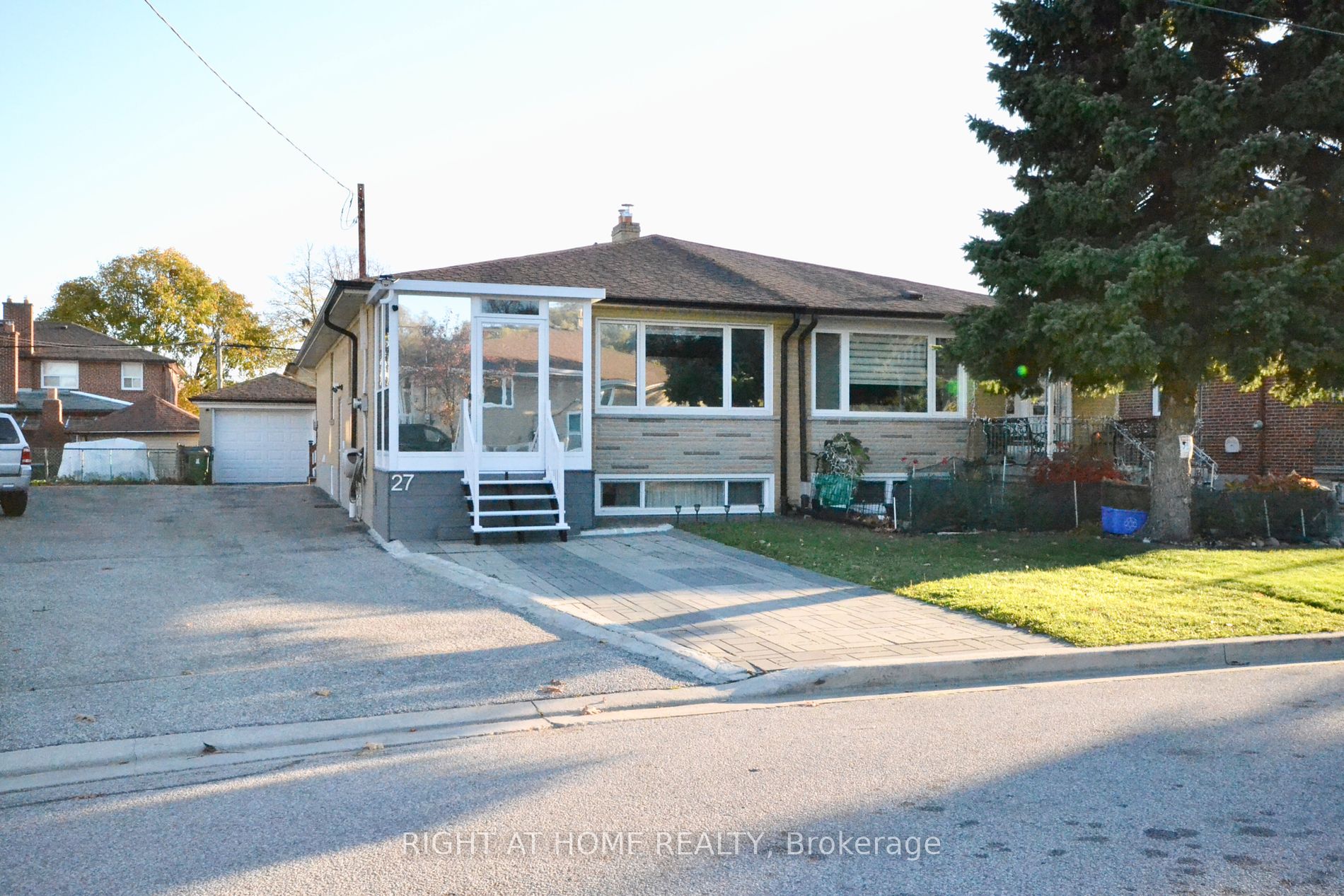 27 Cameo Cres
